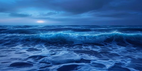 深海波浪冥想ASMR音频封面，深蓝渐变，海浪轻拍礁石，传递宁静冥想氛围